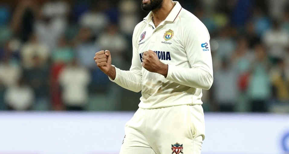 ডোম্বাগোদার ভেজা পিচে ১১৪ বলের পাঠ: সেহাস আশিন্সার হিসাবে মহিন্দা কলেজের সেমিফাইনাল